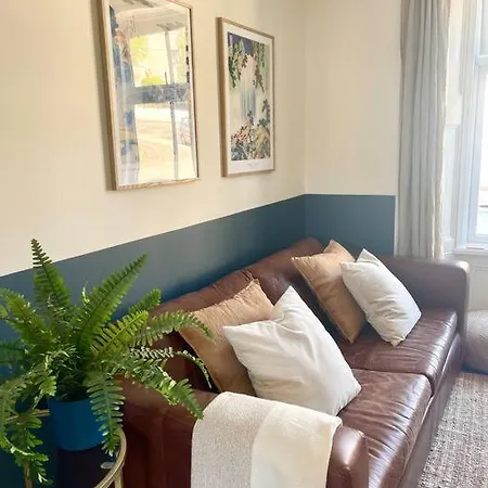 Apartment 3-bed Luxe Townhouse Gem. Escape In Style! Truro