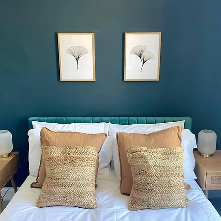 3-bed Luxe Townhouse Gem. Escape In Style!