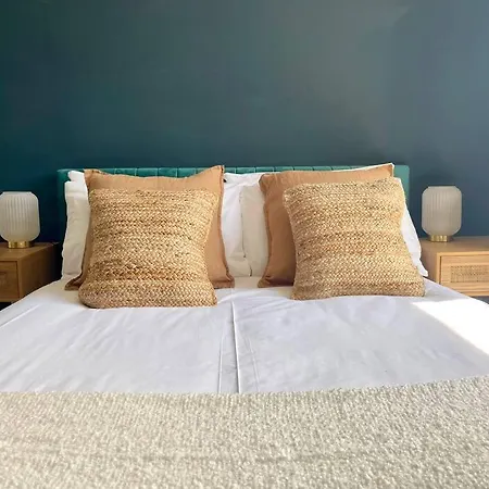 3-bed Luxe Townhouse Gem. Escape In Style! Apartment *